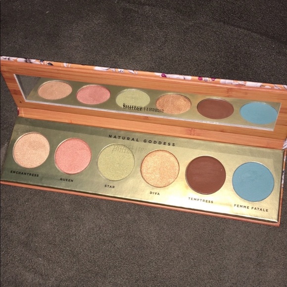 Makeup Eyeshadow Palettes Bundle Set of 3 - Picture 5 of 9